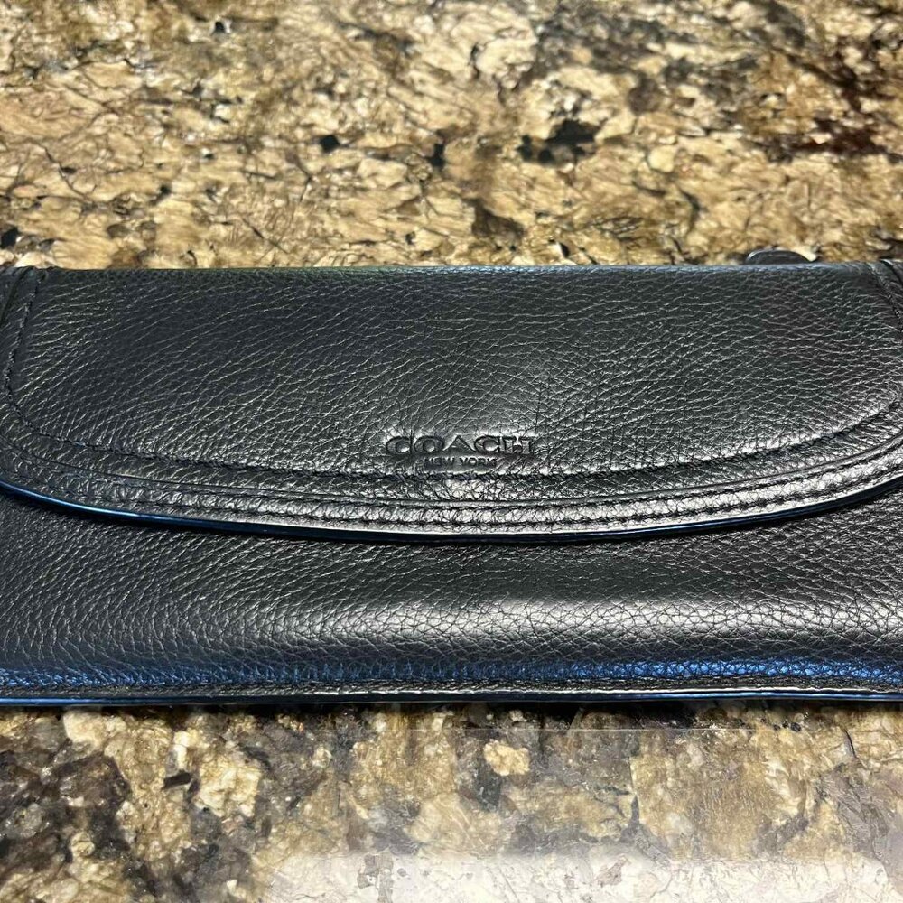 BLACK COACH PEBBLE GRAIN LEATHER WALLET